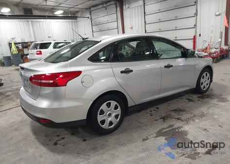 2017 Ford Focus S z USA, uszkodzony, nr VIN 1FADP3E2XHL342810